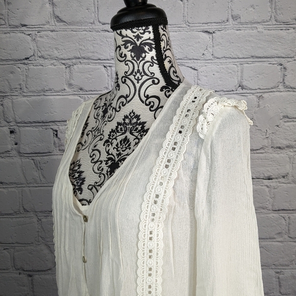 Carly Jean womens long sleeve button front lace inset semi sheer sz small top b9 - Picture 6 of 9